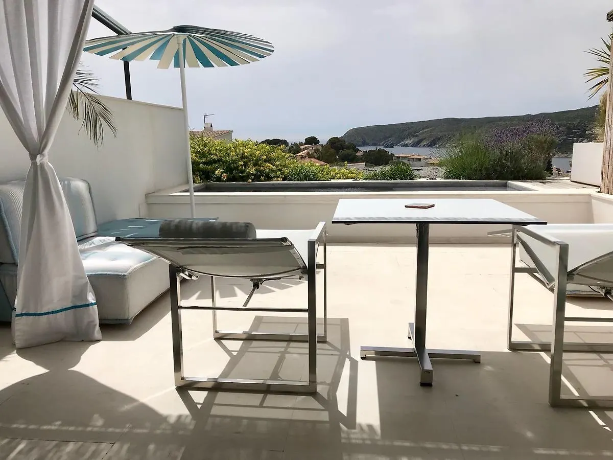 Boutique Hotel Spa Calma Blanca Cadaqués 4*,  Espanha